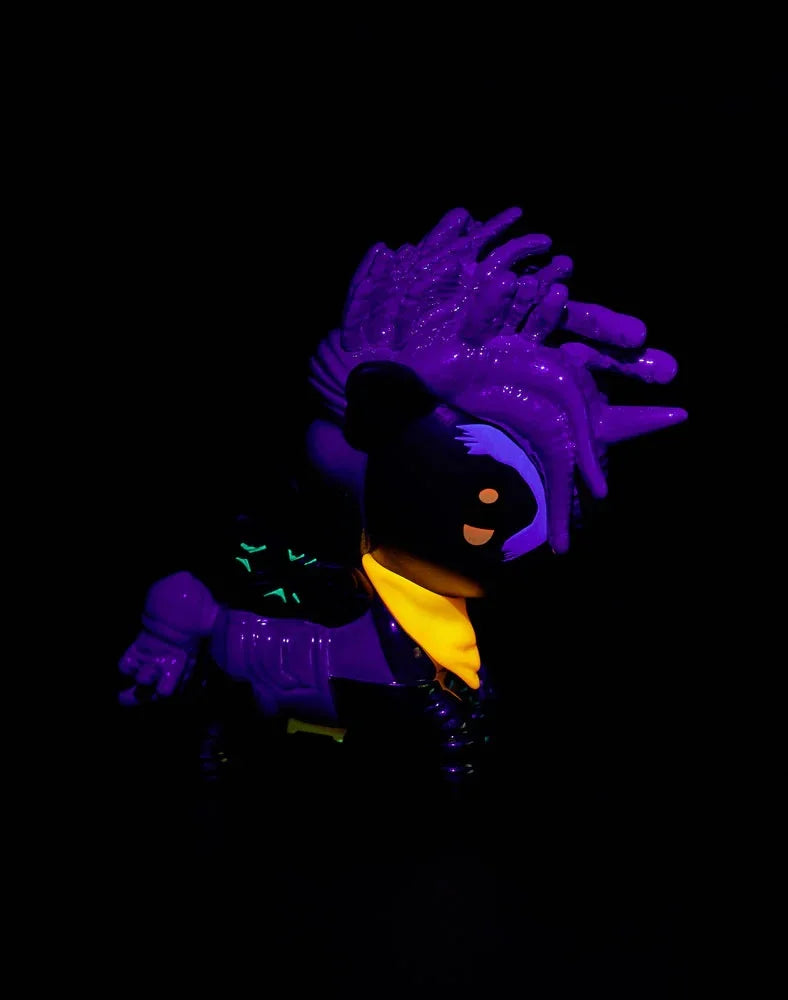 ARCANE Unicorno Black Light Chrome Ekko Figurine with Black Light